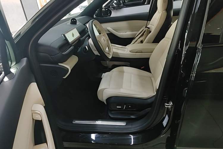 Used Nio ES6 2024 75 kWh Left Front Seat