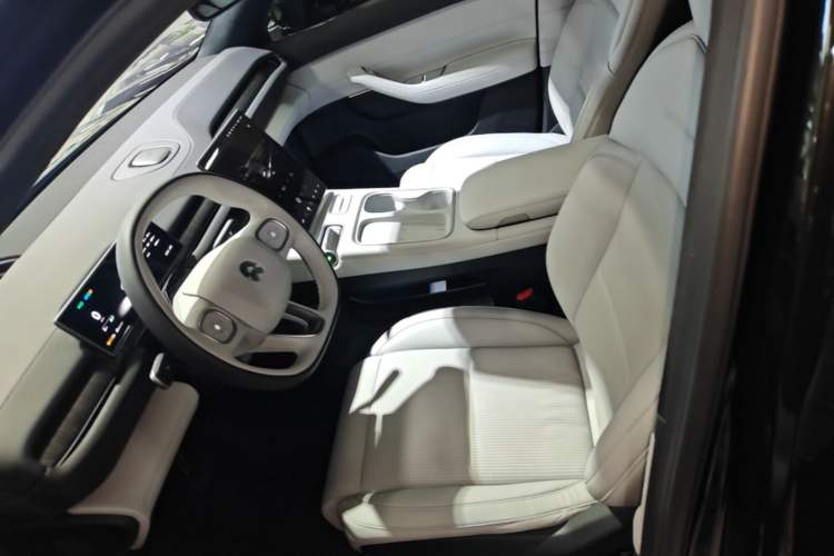 Used Nio ES6 2024 75 kWh Left Front Seat