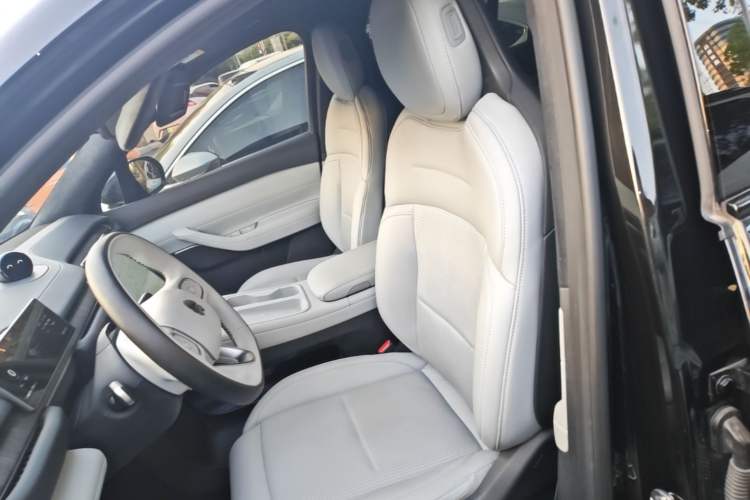 Used Nio ES6 2024 75 kWh Left Front Seat