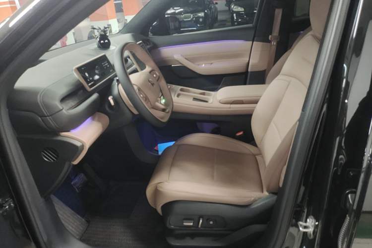 Used Nio ES6 2024 75 kWh Left Front Seat