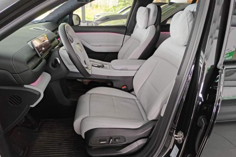 Used Nio ES6 2024 75 kWh Left Front Seat