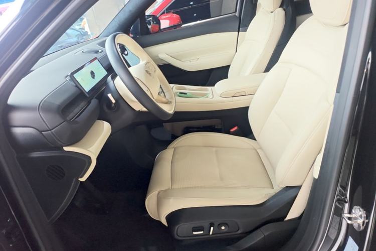Used Nio ES6 2024 75 kWh Left Front Seat