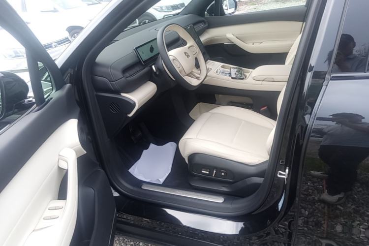 Used Nio ES6 2024 75 kWh Left Front Seat