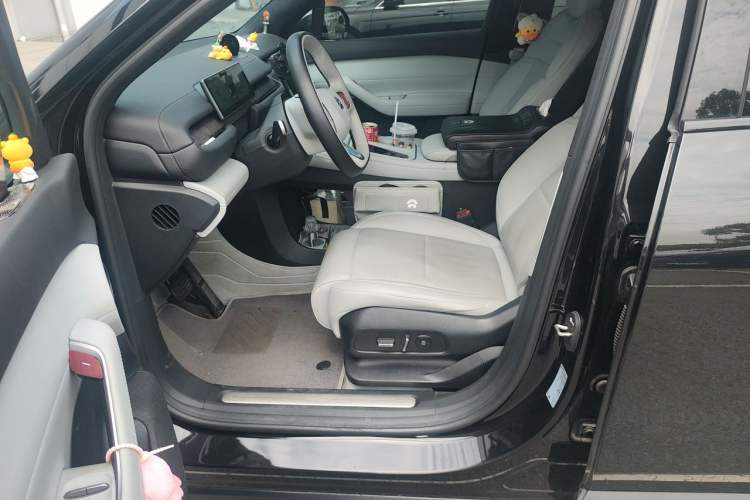 Used Nio ES6 2024 75 kWh Left Front Seat