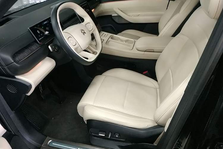 Used Nio ES6 2024 75 kWh Left Front Seat