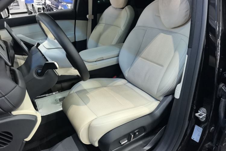 Used Nio ES6 2024 75 kWh Left Front Seat