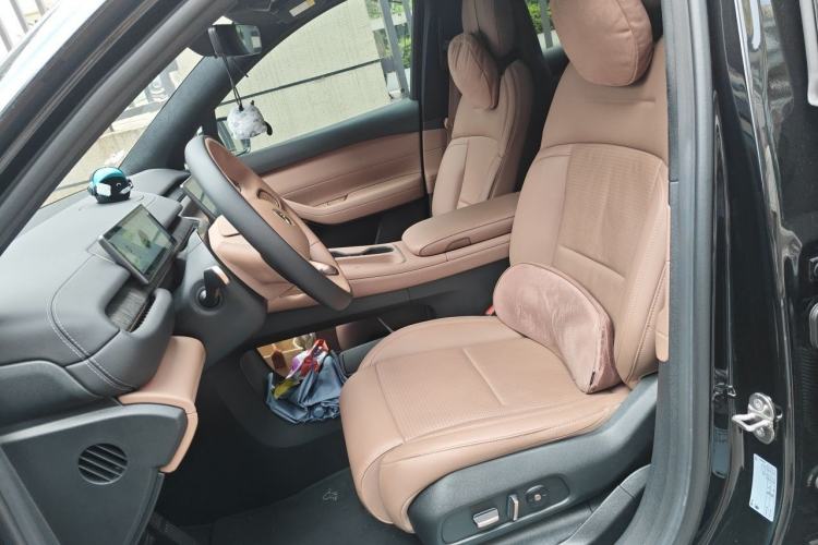 Used Nio ES6 2024 75 kWh Left Front Seat