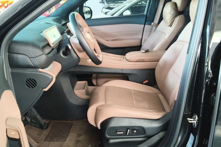 Used Nio ES6 2024 75 kWh Left Front Seat