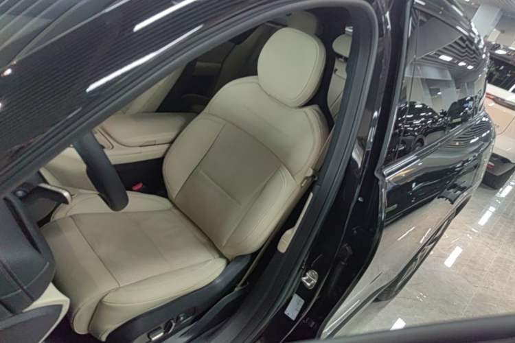 Used Nio ES6 2024 75 kWh Left Front Seat