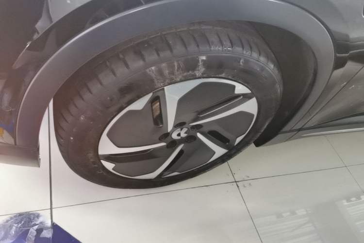Used Nio ES6 2024 75 kWh Left Front Wheel Hub