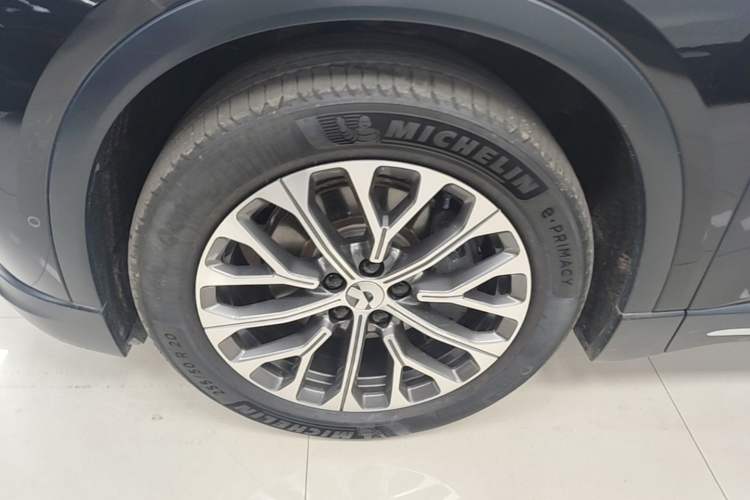 Used Nio ES6 2024 75 kWh Left Front Wheel Hub