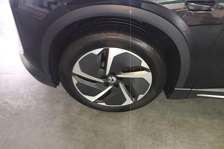 Used Nio ES6 2024 75 kWh Left Front Wheel Hub