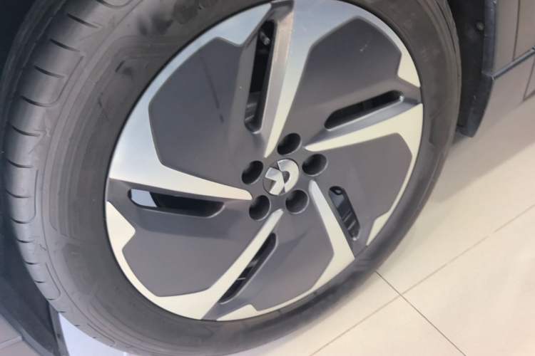 Used Nio ES6 2024 75 kWh Left Front Wheel Hub