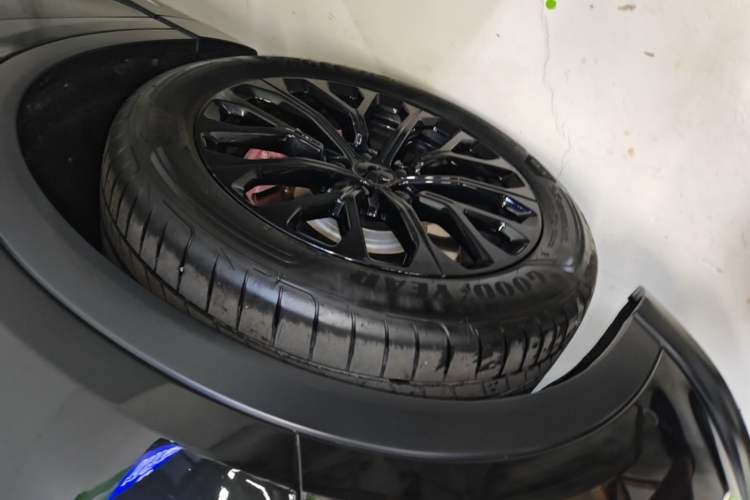 Used Nio ES6 2024 75 kWh Left Front Wheel Hub