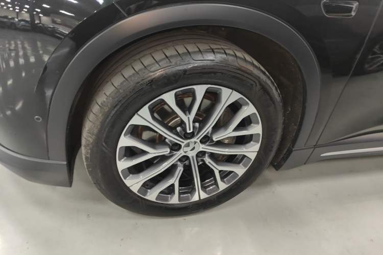 Used Nio ES6 2024 75 kWh Left Front Wheel Hub