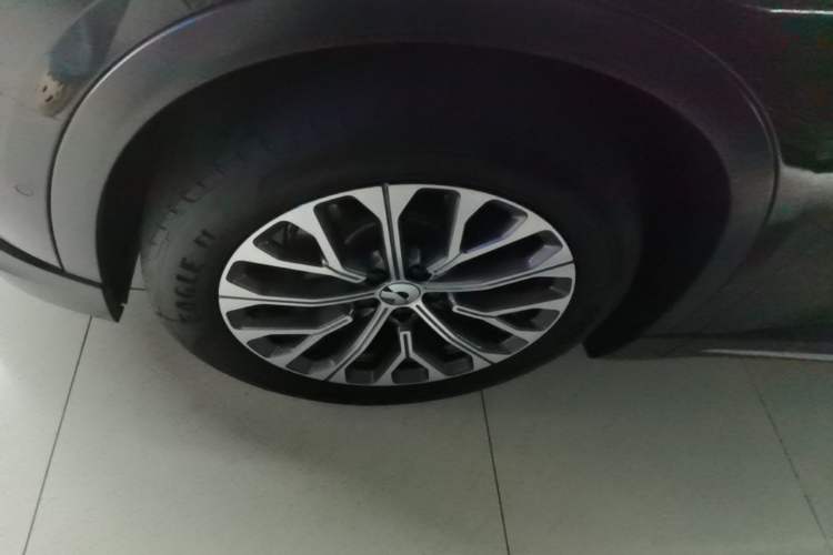 Used Nio ES6 2024 75 kWh Left Front Wheel Hub