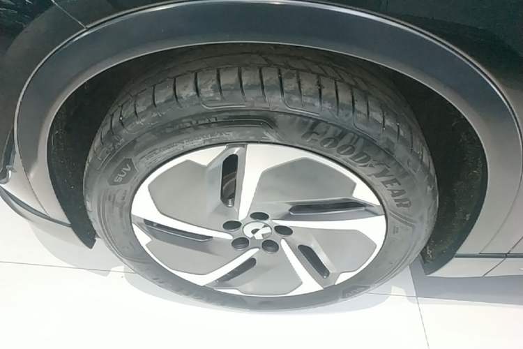 Used Nio ES6 2024 75 kWh Left Front Wheel Hub