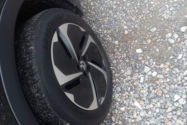 Used Nio ES6 2024 75 kWh Left Front Wheel Hub