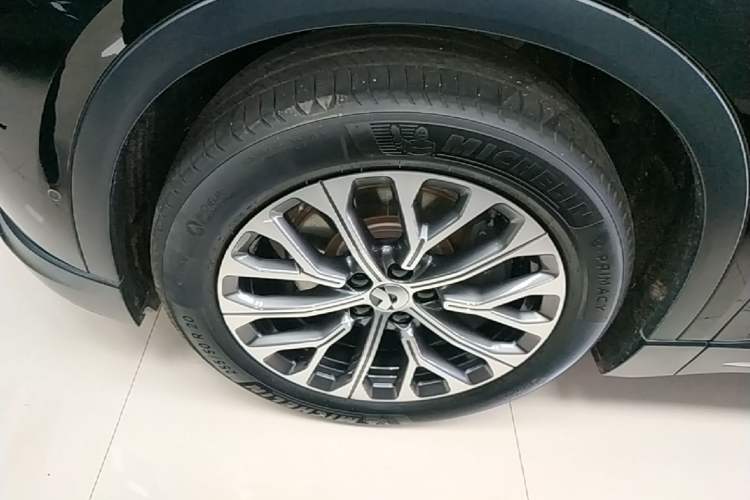 Used Nio ES6 2024 75 kWh Left Front Wheel Hub