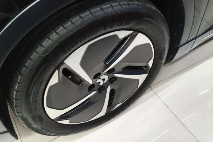Used Nio ES6 2024 75 kWh Left Front Wheel Hub