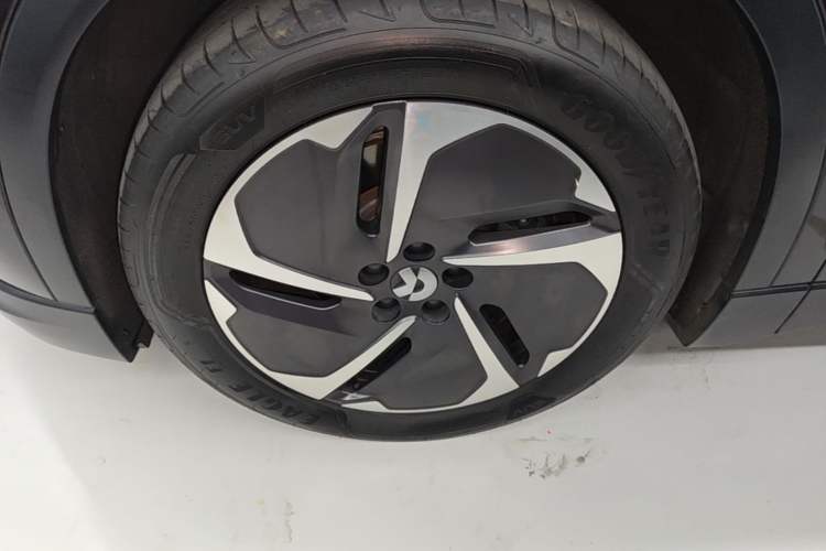 Used Nio ES6 2024 75 kWh Left Front Wheel Hub