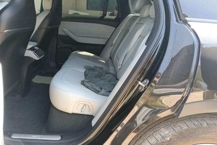 Used Nio ES6 2024 75 kWh Left Rear Seat