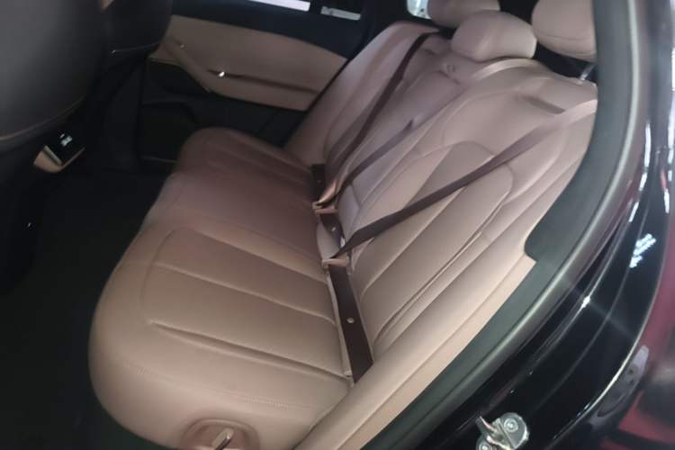 Used Nio ES6 2024 75 kWh Left Rear Seat