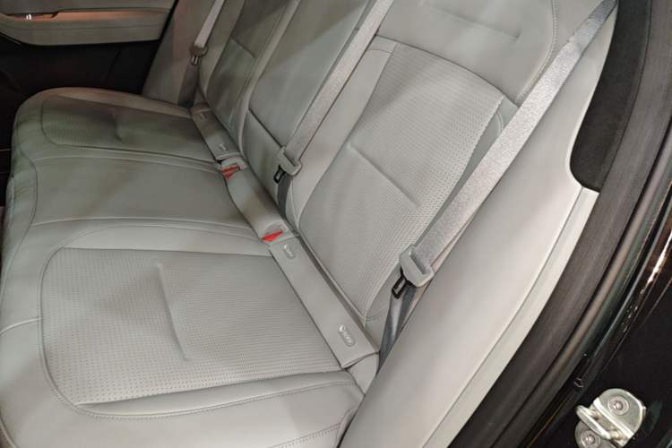 Used Nio ES6 2024 75 kWh Left Rear Seat