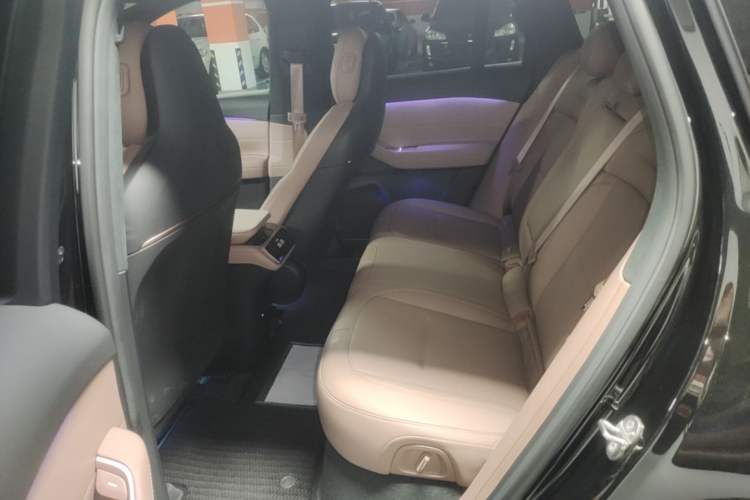 Used Nio ES6 2024 75 kWh Left Rear Seat