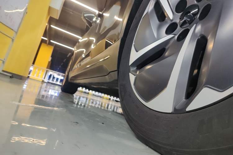 Used Nio ES6 2024 100kWh Left Side Sill