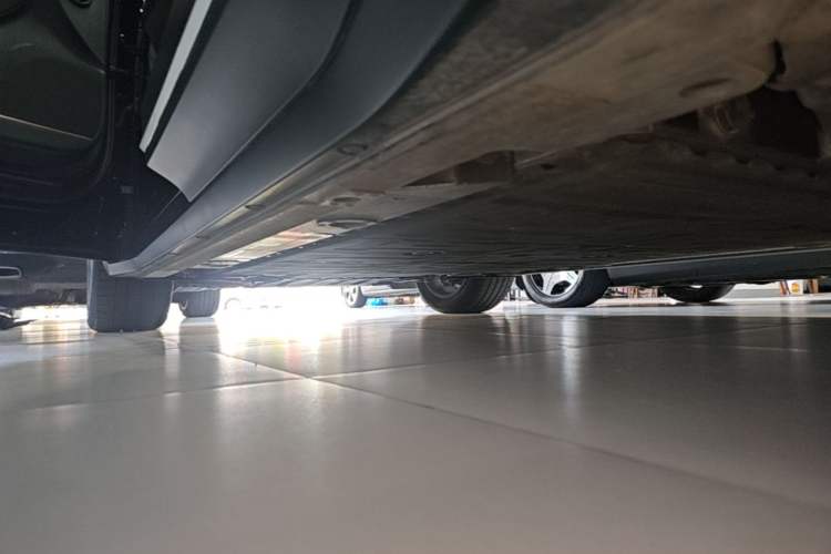 Used Nio ES6 2024 75 kWh Left Side Sill