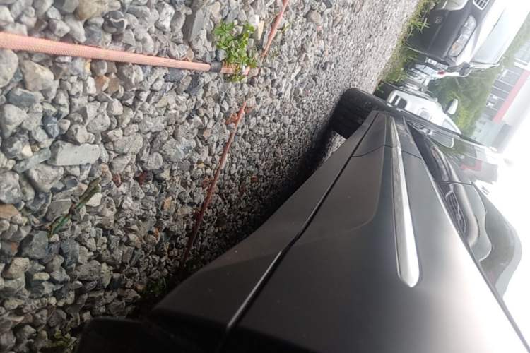 Used Nio ES6 2024 75 kWh Left Side Sill