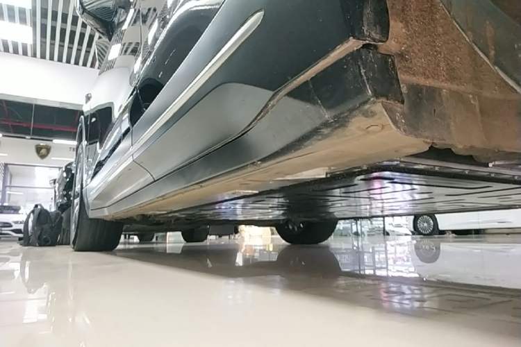 Used Nio ES6 2024 75 kWh Left Side Sill