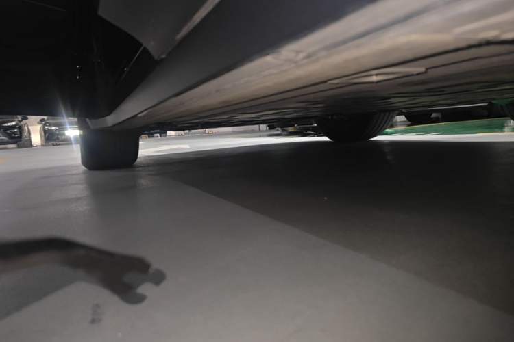 Used Nio ES6 2024 75 kWh Left Side Sill