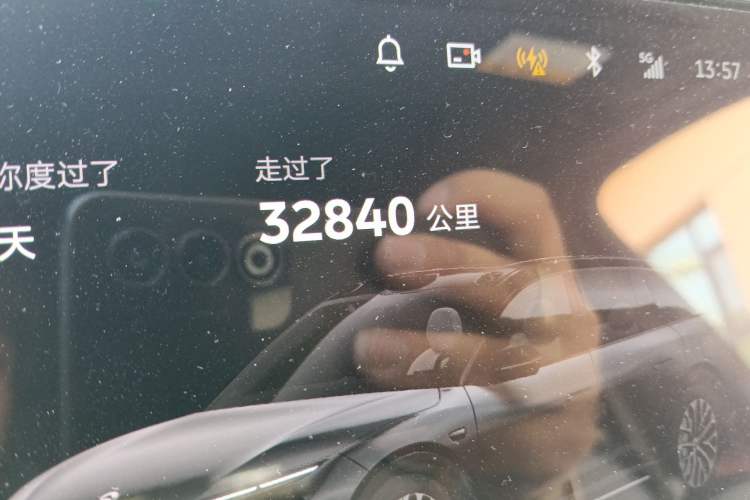 Used Nio ES6 2024 75 kWh Odometer Close Up