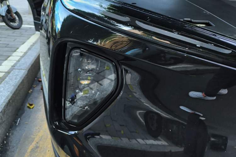 Used Nio ES6 2024 75 kWh Right Front Headlight