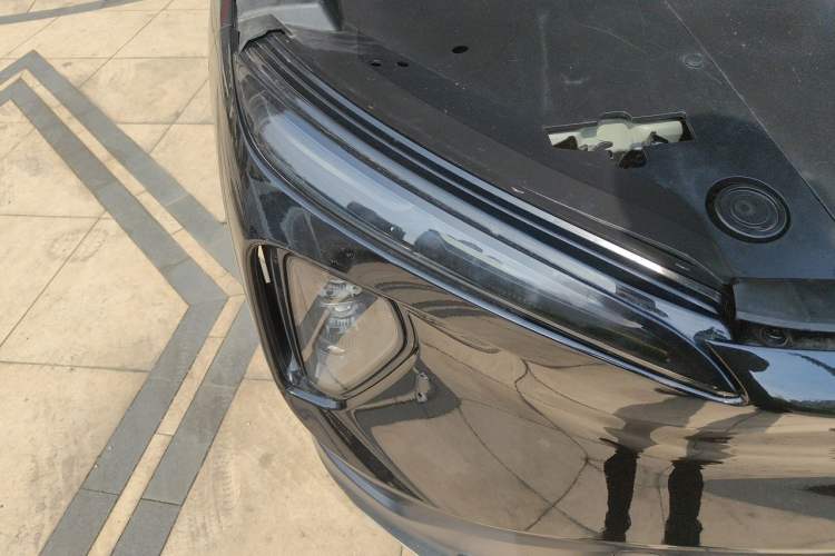 Used Nio ES6 2024 75 kWh Right Front Headlight