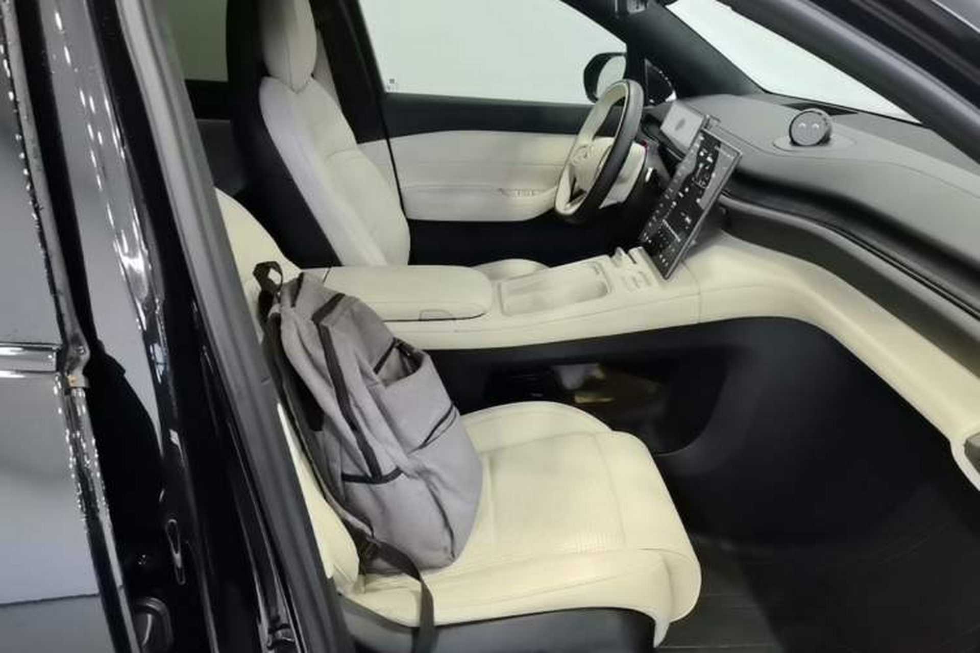 Used Nio ES6 2024 75 kWh Right Front Seat