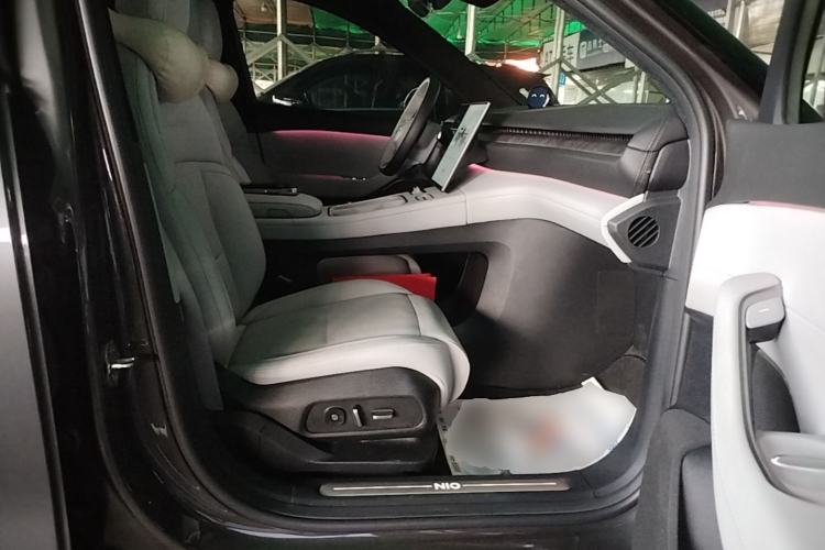 Used Nio ES6 2024 75 kWh Right Front Seat