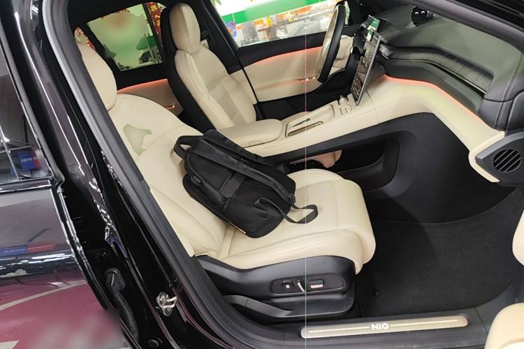 Used Nio ES6 2024 75 kWh Right Front Seat
