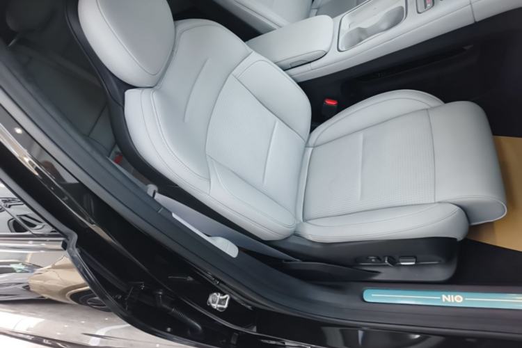 Used Nio ES6 2024 75 kWh Right Front Seat