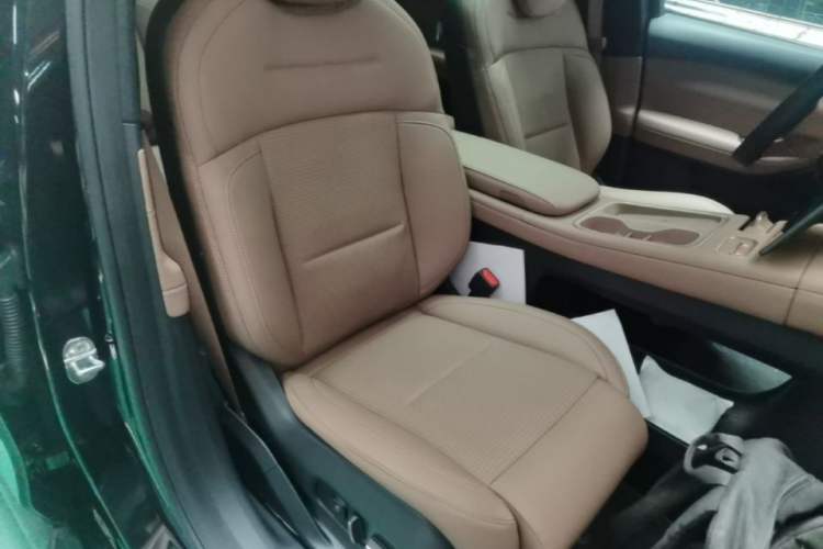 Used Nio ES6 2024 75 kWh Right Front Seat