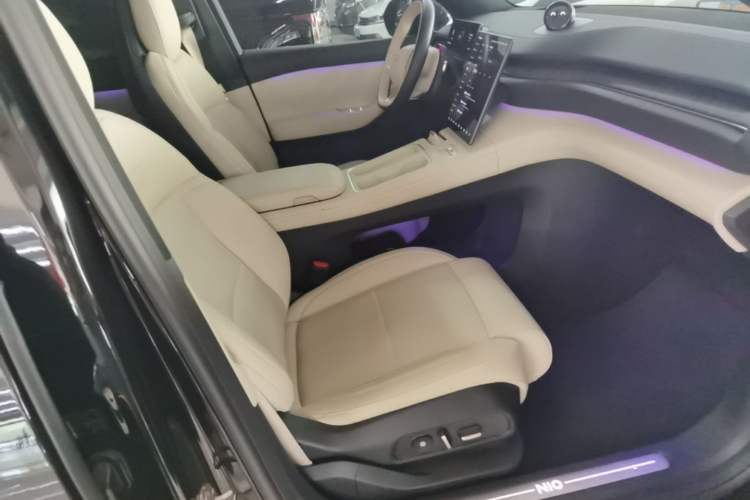 Used Nio ES6 2024 75 kWh Right Front Seat