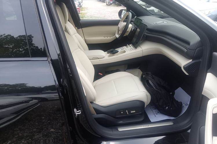 Used Nio ES6 2024 75 kWh Right Front Seat