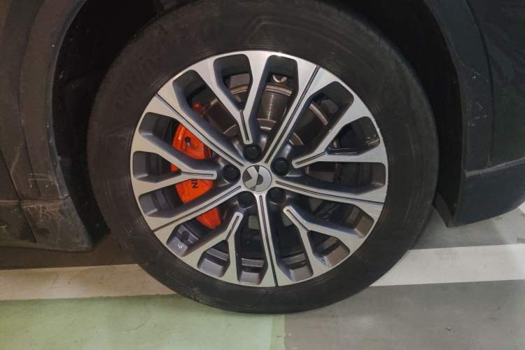Used Nio ES6 2024 75 kWh Right Front Wheel Hub