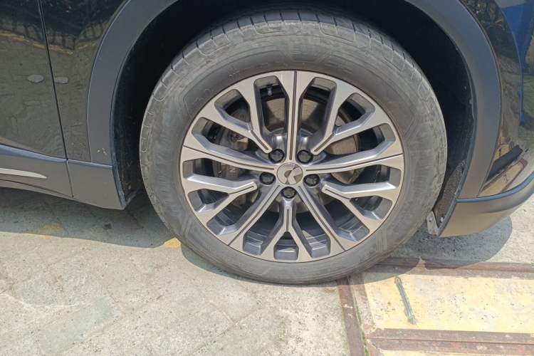 Used Nio ES6 2024 75 kWh Right Front Wheel Hub