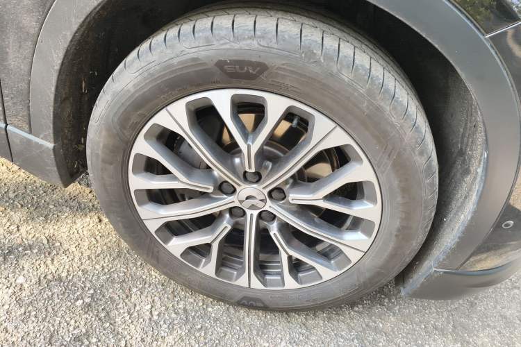 Used Nio ES6 2024 75 kWh Right Front Wheel Hub