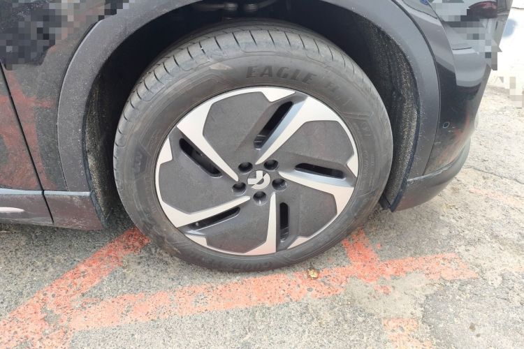 Used Nio ES6 2024 75 kWh Right Front Wheel Hub