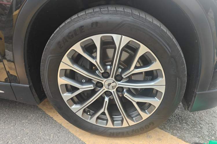 Used Nio ES6 2024 75 kWh Right Front Wheel Hub