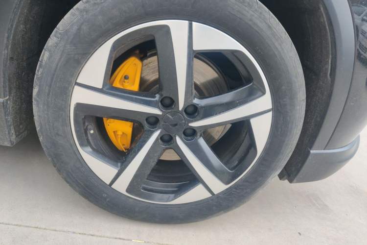 Used Nio ES6 2024 75 kWh Right Front Wheel Hub